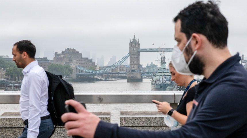 Делта вариантът попари сметките за стадния имунитет във Великобритания