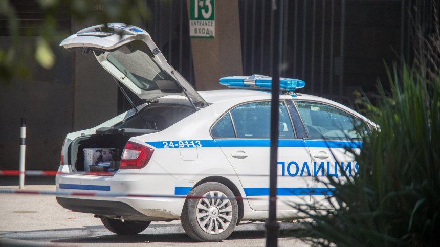 Мъж е задържан за побой над приятелката си на спирка в София