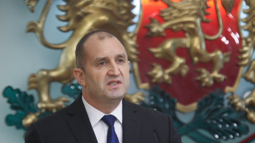 Радев за скандала със записите: Борисов, ако може, да го скрие в зайчарника