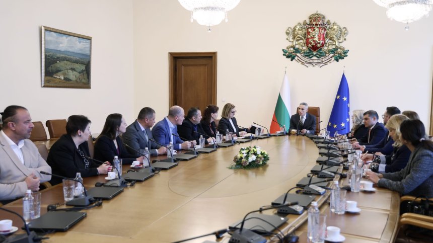 Гюров: Обобщават се предложенията на бизнеса за мерки срещу кризата в Близкия изток