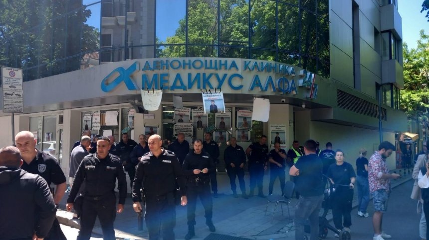 Клиниката, в която издъхна Ангел: Въздържаме се от коментари, по настояване на родителите