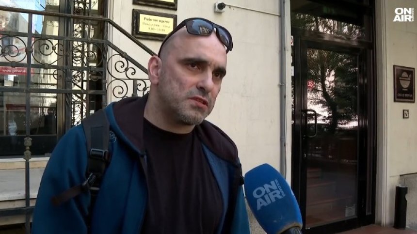 Студенти от НАТФИЗ протестираха заради отстранен преподавател (ВИДЕО)