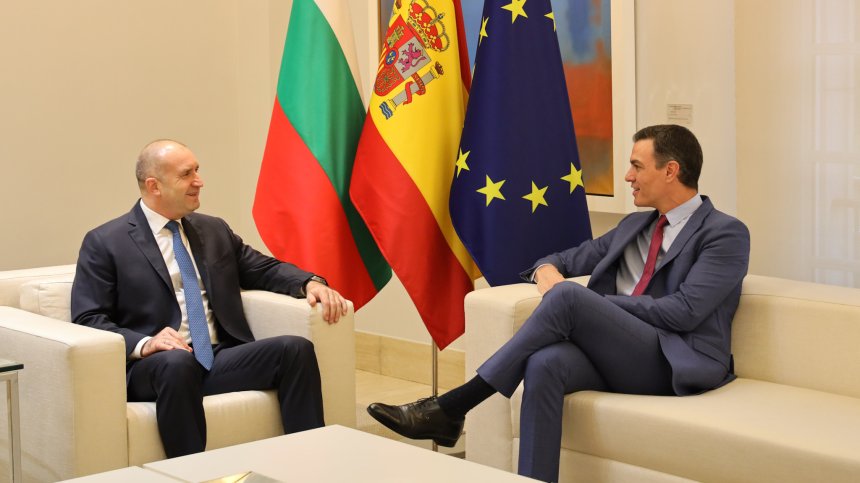 Втори ден от посещението на Радев в Испания, ще посети логистичен център за въоръжение