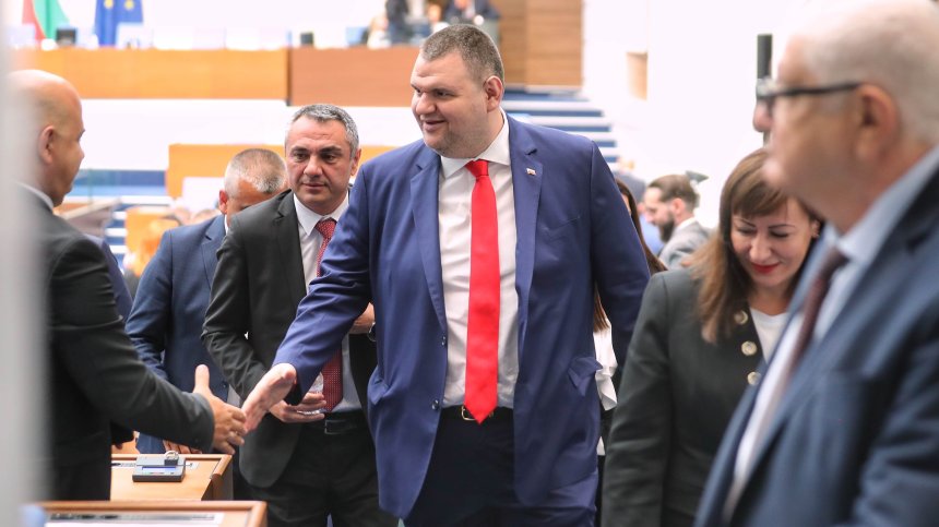 Делян Пеевски изпрати сигнал до Сарафов за Джевдет Чакъров