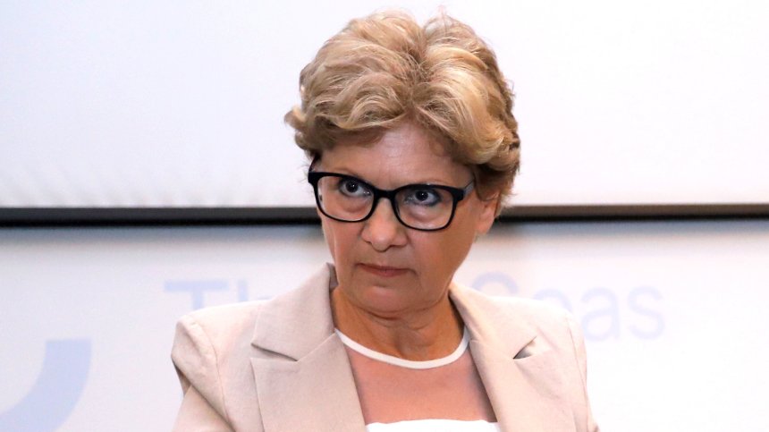 Комитова настоява банки да спират плащания от сметките на "Автомагистрали"