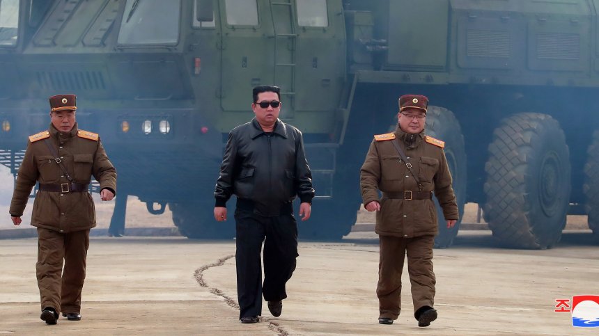 Северна Корея изстреля балистични ракети в Японско море