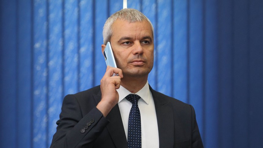 Костадин Костадинов отново настоя за оставка на правителството