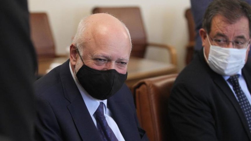 Кошлуков към Минеков: Министърът няма право да се меси в работата на БНТ
