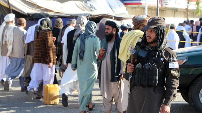 Без милост: Талибаните екзекутираха мъже пред хиляди на препълнени стадиони