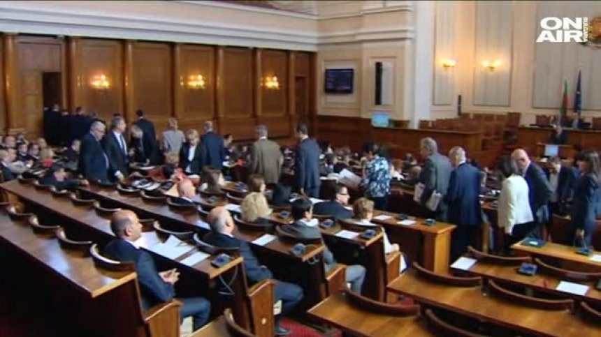 Правната комисия в НС прие законопроекта за мажоритарна система