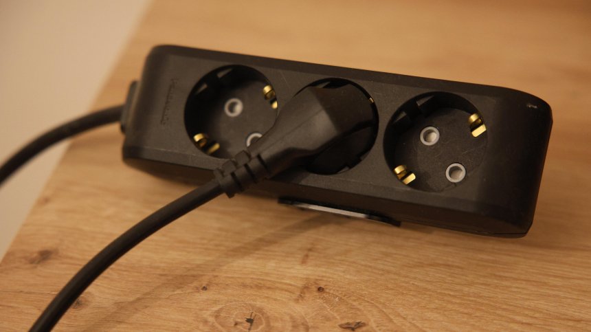 Бургаски семейства в капана на сметките - токът гълта голяма част от заплатата