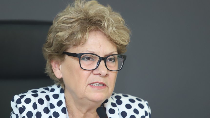 Комитова за "Автомагистрали": Още утре ще поискаме вписването на временното ръководство