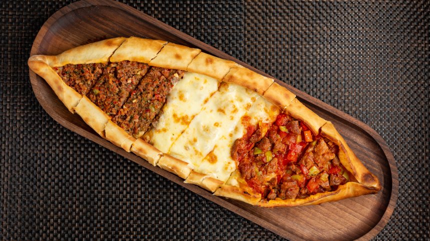 Рецепта по турски: Пиде с три вида пълнеж