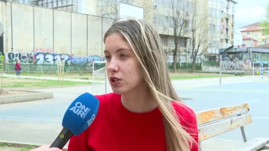 Между 5 и 8 хил. евро за бал: Колко струва да имаш абитуриент през 2026 г. (ВИДЕО)