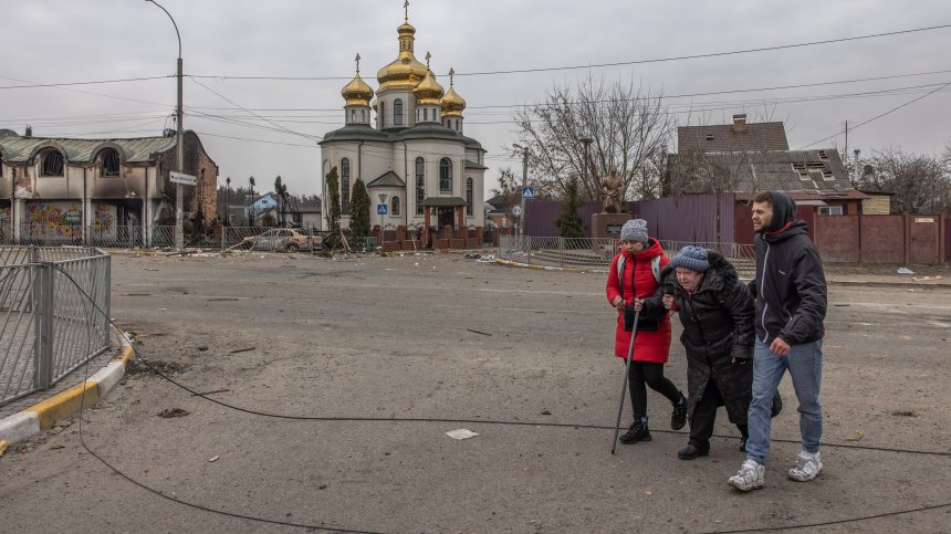 Невъзможна евакуация: Руснаците атакуват цивилни граждани и хуманитарната помощ