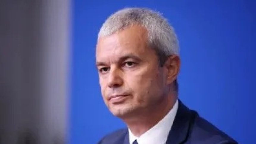 Костадинов: Поругаването на чужди държавни символи е абсолютно недопустимо