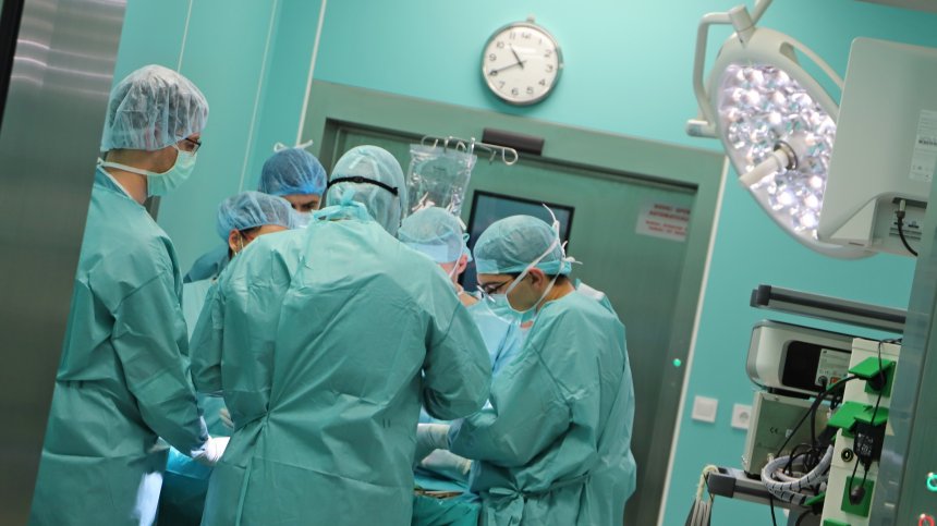 Шанс за живот: Специалисти от ВМА трансплантираха черен дроб на 52-годишен мъж