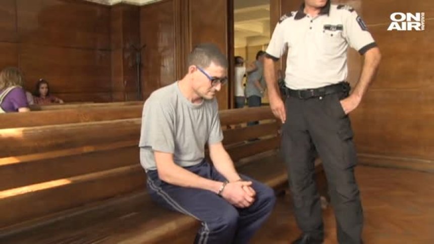Изверг от Русенско изнасилил 42 пъти 14-годишната си дъщеря