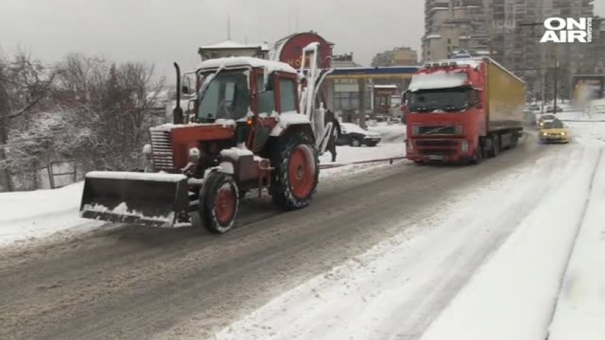 Жълт код за обилни снеговалежи е в сила в шест области