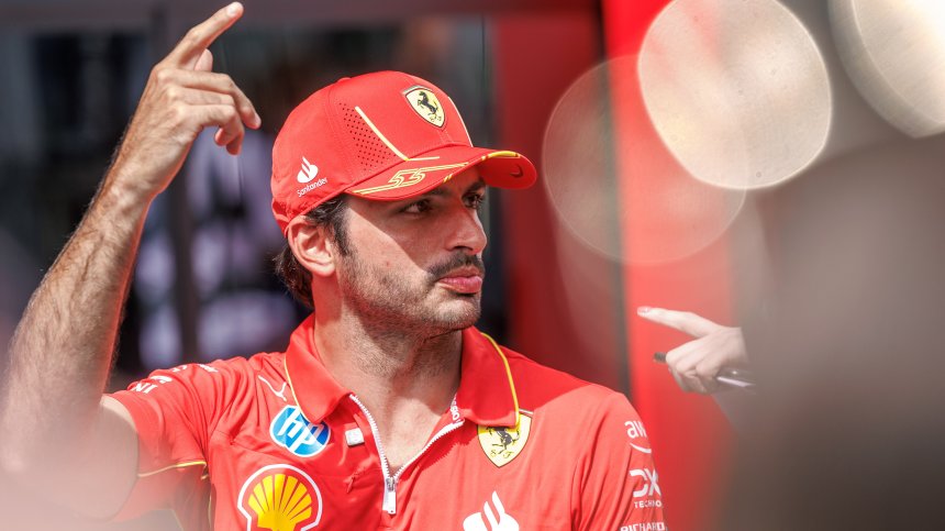 Стана ясно в чий отбор отива Карлос Сайнц