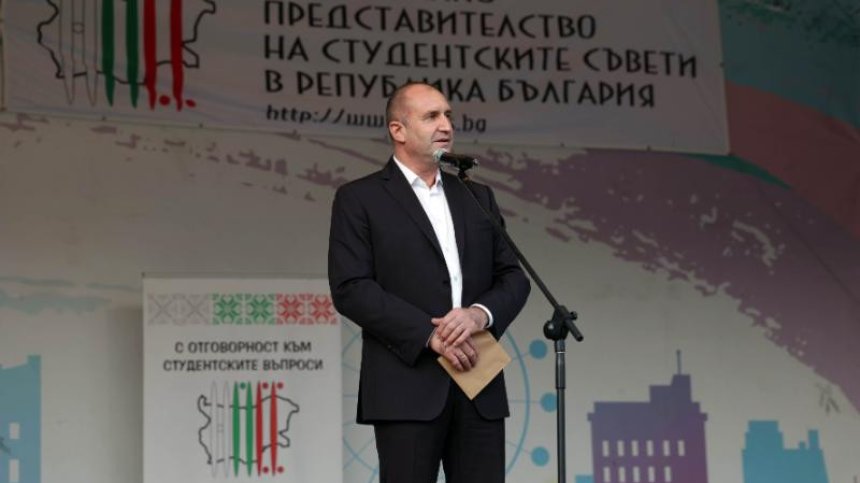 Радев към студентите: Работете заедно, само така ще градите много по-добро бъдеще