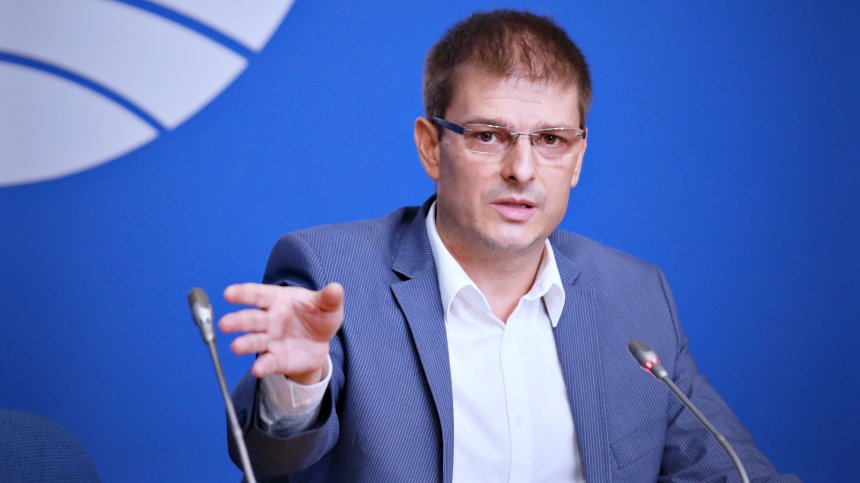 Бившият шеф на "Кинтекс": Над 2400 тона българско оръжие е изнесено за Украйна