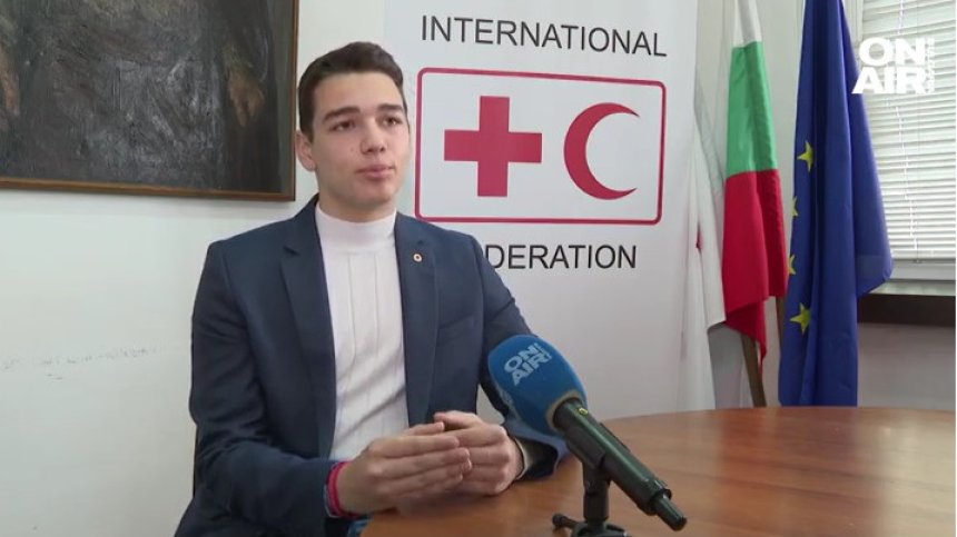 Обединени от желанието да помагат, променят човешки съдби: Какво е да си доброволец в Червения кръст