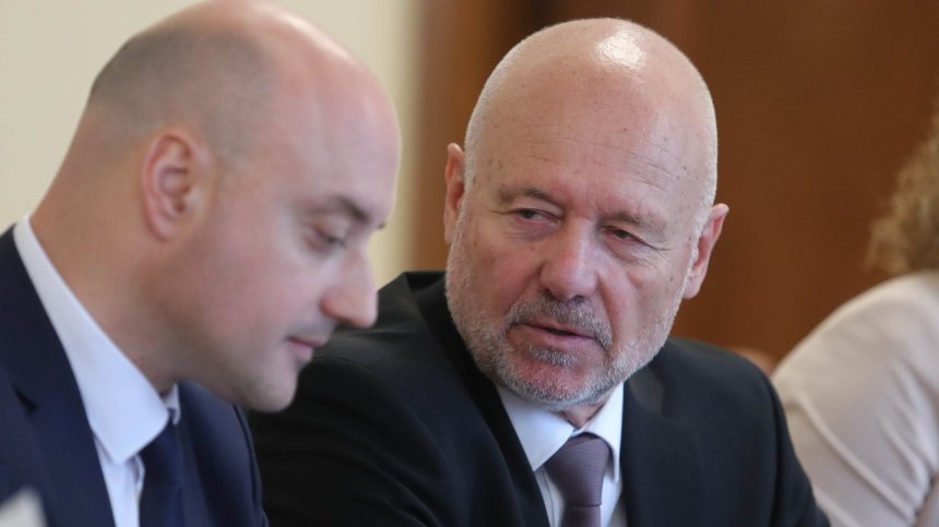Тагарев: Имаме проблеми с поддръжката на МиГ-29 и ремонта на двигателите