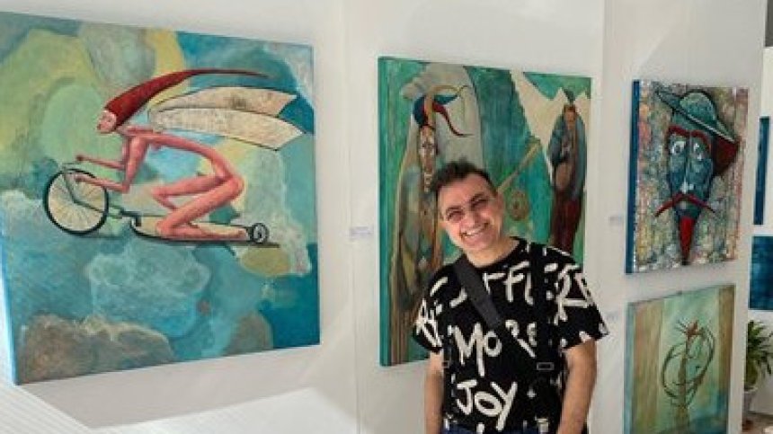 Зуека показа свои творби на международна изложба в испанска галерия