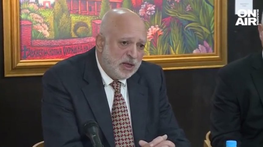 Минеков: Ако директорът на Народния театър не извади себе си от блатото, то ще бъде пресушено
