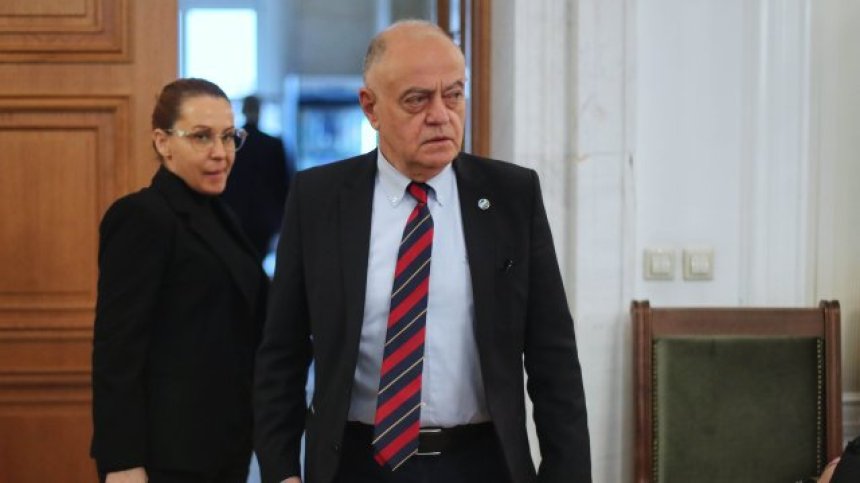 Атанас Атанасов ли ще се окаже щастливият девети избор за председател на НС?