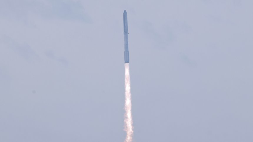 Изстреляха балистична ракета от Северна Корея към Източно море