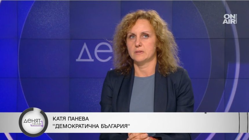 Катя Панева, ДБ: Трудно ще седнем на една маса с БСП