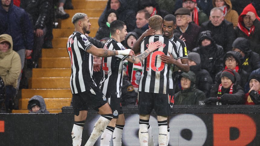 "Нюкасъл" се справи със "Съндърланд", класира се за 1/16-финалите за ФА Къп