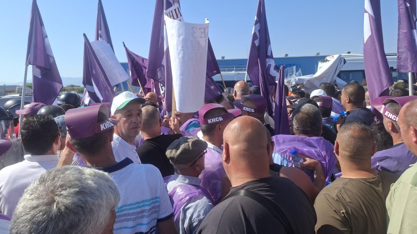 Временно примирие в земеделието: Увеличават заплатите, но проблемите остават