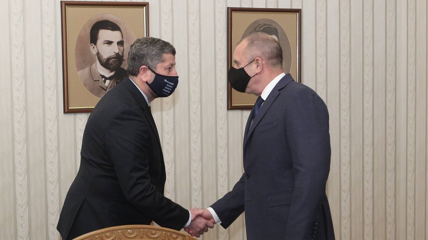 Президентът Радев прие и "Демократична България"