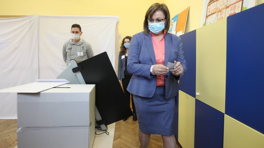 Лидерът на БСП избра да гласува машинно на Избори 2021