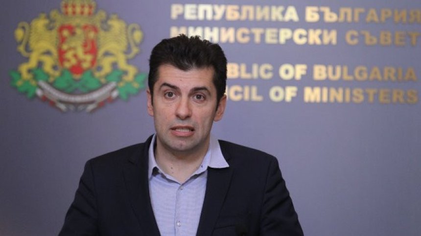 Петков предложи правителствен самолет за пренасянето на благодатния огън