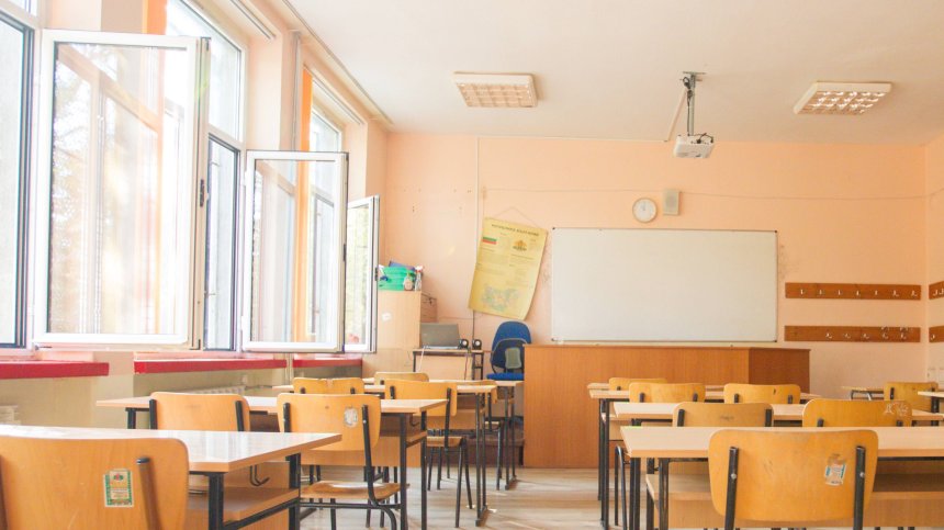 МОН иска по-високи резултати от учениците, изоставаме от западното образование