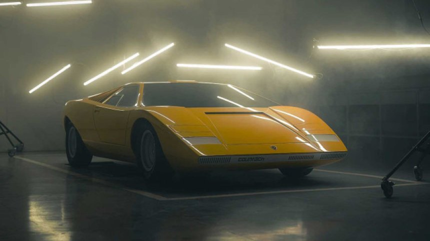 Lamborghini реставрира култовия Countach LP 500