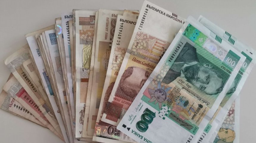 Парична гаранция за полицай, присвоил крупна сума, иззета като веществено доказателство