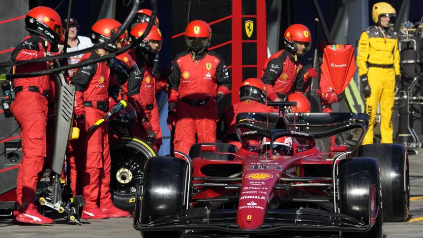 Льоклер с Ferrari отвя конкуренцията в Австралия, Верстапен отпадна