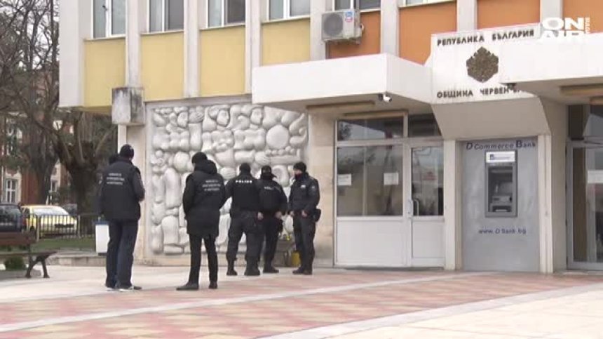 Акция "Кмет": Арестуваха градоначалника на Червен бряг заради обществена поръчка