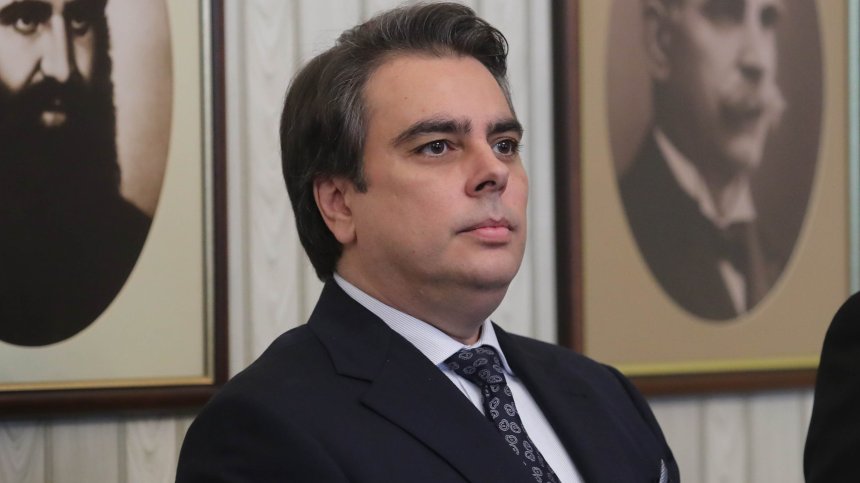 Асен Василев разкритикува служебния премиер и даде съвет на проф. Габровски