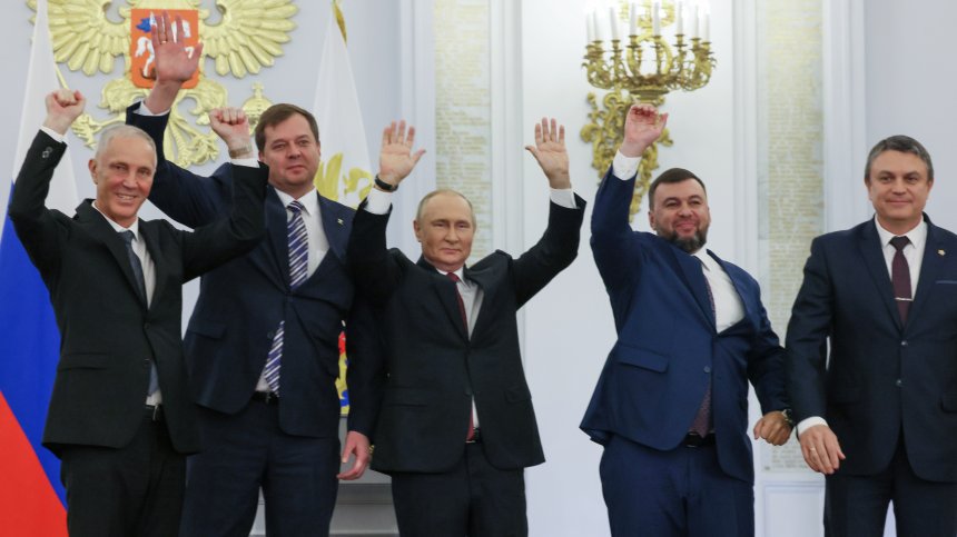 "Единна Русия" на Путин печели в украинските области, обявени за анексирани