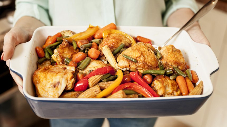 Печено пиле по гръцки със зеленчуци