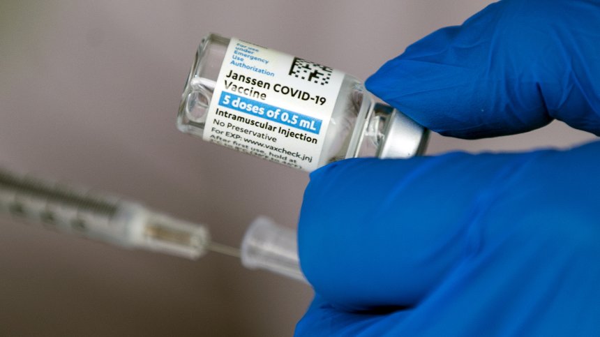 САЩ: Няма връзка между ваксината на Johnson & Johnson и тромбозите