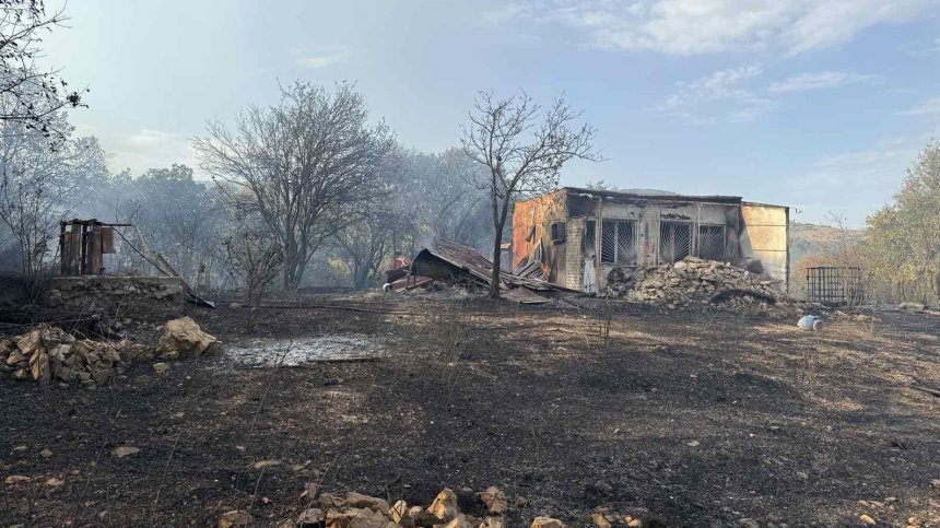 Пожарът край Стара Загора изпепели 20 къщи, Живко Тодоров задейства BG-ALERT 