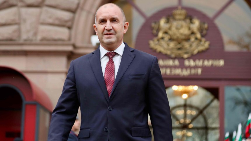 Радев печели убедително изборите, само 5 партии в следващия парламент, прогнозира "Мяра"