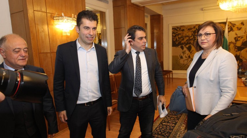 Нови искри: БСП поиска кабинетът "Петков" да представи управленска програма